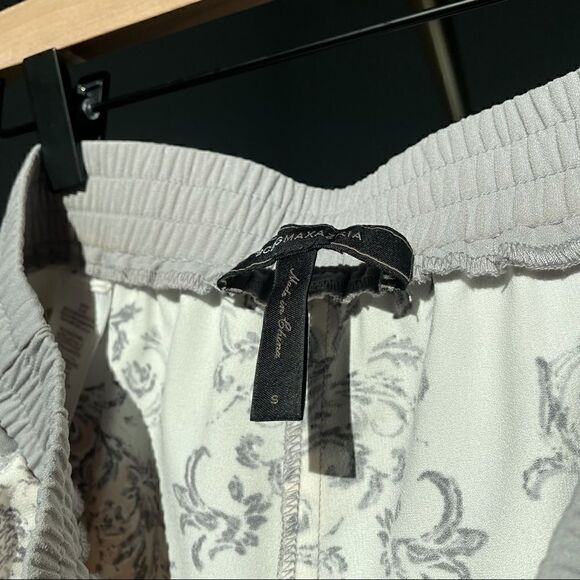 BCBG MAXAZRIA Paisley Printed Dress Shorts Small - Picture 4 of 4